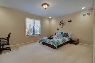 26025 Whispering Woods Cir, Plainfield, IL 60585 - Photo 25