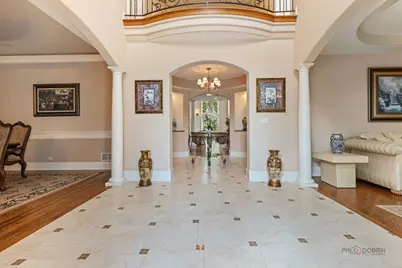 26 E Peter Lane, Hawthorn Woods, IL 60047 - Photo 3