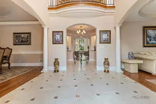 26 E Peter Ln, Hawthorn Woods, IL 60047 - Photo 3