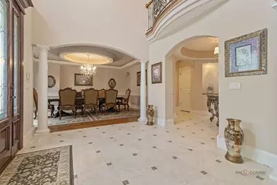 26 E Peter Lane, Hawthorn Woods, IL 60047 - Photo 5