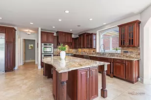 26 E Peter Ln, Hawthorn Woods, IL 60047 - Photo 19