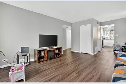 [Address not provided], Des Plaines, IL 60016 - Photo 5