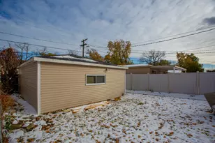 12421 S Honore St, Calumet Park, IL 60827 - Photo 21