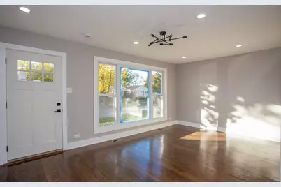 12421 S Honore Street, Calumet Park, IL 60827 - Photo 7