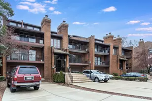 7 Cinnamon Creek Dr, Palos Hills, IL 60465 - Photo 1