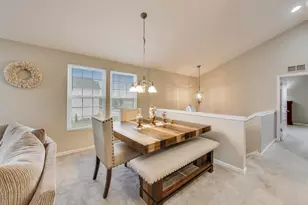 2200 Neubauer Circle, Lindenhurst, IL 60046 - Photo 7