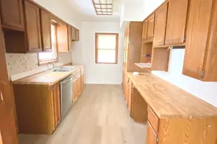 14210 S Wabash Ave, Riverdale, IL 60827 - Photo 5