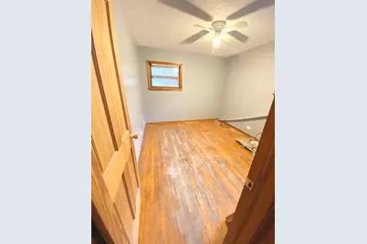 14210 S Wabash Avenue, Riverdale, IL 60827 - Photo 11