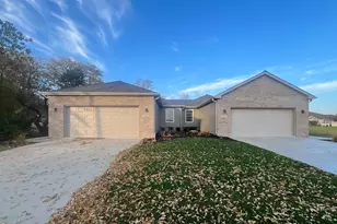 906 Lange Ave, Beecher, IL 60401 - Photo 3