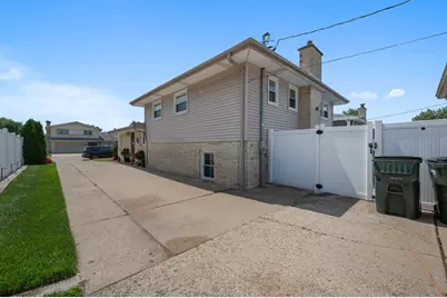 8426 W Betty Terrace, Niles, IL 60714 - Photo 33