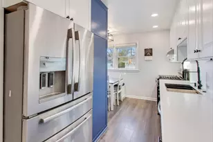 11104 Boeger Ct, Westchester, IL 60154 - Photo 9