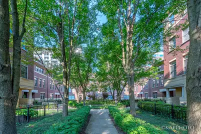 1942 S Prairie Avenue #3, Chicago, IL 60616 - Photo 1
