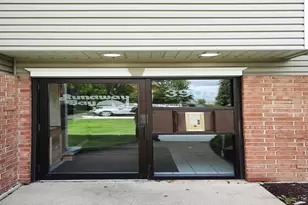 3900 Bayside Dr, Palatine, IL 60074 - Photo 3