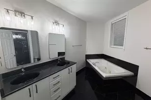 1347 N Sedgwick St, Chicago, IL 60610 - Photo 11