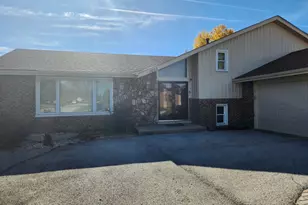 1863 E 172nd St, South Holland, IL 60473 - Photo 1