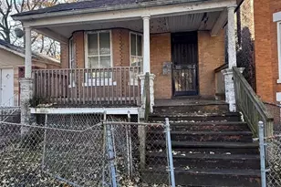 927 W 53rd Pl, Chicago, IL 60609 - Photo 1