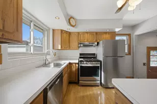 11153 Shakespeare St, Westchester, IL 60154 - Photo 9