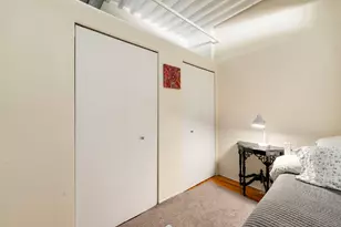 2911 N Western Ave, Chicago, IL 60618 - Photo 17