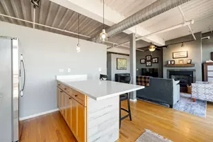 2911 N Western Ave, Chicago, IL 60618 - Photo 9