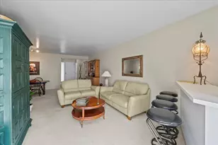 131 Autumn Ct, Buffalo Grove, IL 60089 - Photo 5