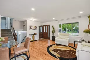 1860 Burr Ridge Dr, Hoffman Estates, IL 60192 - Photo 3