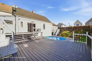 9018 S Brandon Ave, Chicago, IL 60617 - Photo 29