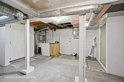 9018 S Brandon Avenue, Chicago, IL 60617 - Photo 25