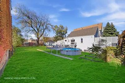9018 S Brandon Avenue, Chicago, IL 60617 - Photo 33