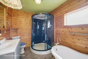 9018 S Brandon Ave, Chicago, IL 60617 - Photo 15