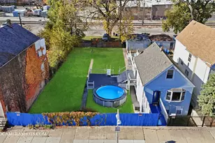 9018 S Brandon Ave, Chicago, IL 60617 - Photo 5