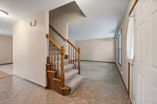 231 N Cambridge Dr, Geneva, IL 60134 - Photo 3