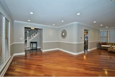 [Address not provided], Skokie, IL 60077 - Photo 9