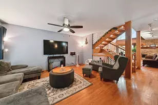 351 S Dominion Dr, Wood Dale, IL 60191 - Photo 3