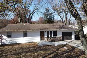 107 S Sheridan Ave, Watseka, IL 60970 - Photo 1