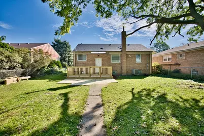 8140 Crawford Avenue, Skokie, IL 60076 - Photo 3