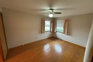 521 Chaney Ave, Crest Hill, IL 60403 - Photo 11