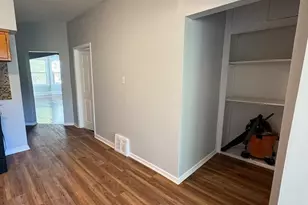 5940 S Marshfield Ave, Chicago, IL 60636 - Photo 9