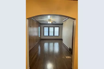 10427 S Avenue H Avenue, Chicago, IL 60617 - Photo 3