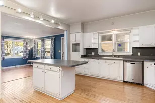 2310 Broadway, Rockford, IL 61104 - Photo 11