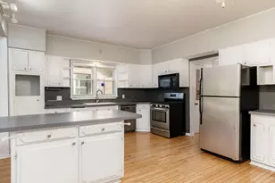 2310 Broadway, Rockford, IL 61104 - Photo 13