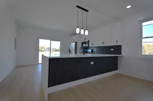 7421 Covington Place, Justice, IL 60458 - Photo 11