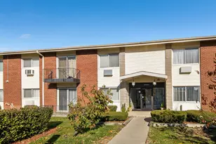 8904 Jody Ln, Des Plaines, IL 60016 - Photo 1