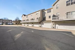 1526 Grand Dr, Dekalb, IL 60115 - Photo 5