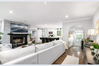 124 W Old Elm Road, Lake Forest, IL 60045 - Photo 5