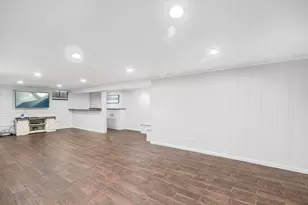 124 W Old Elm Rd, Lake Forest, IL 60045 - Photo 23