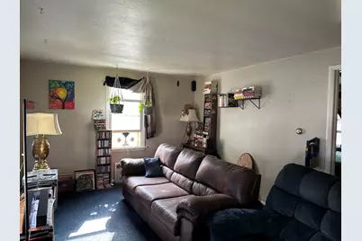 627 W Homer, Freeport, IL 61032 - Photo 5