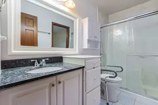 2656 Bloomfield Dr, Lisle, IL 60532 - Photo 23