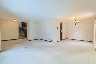 2656 Bloomfield Dr, Lisle, IL 60532 - Photo 5