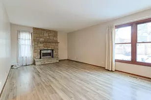 2656 Bloomfield Dr, Lisle, IL 60532 - Photo 13