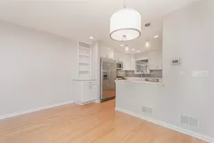 1031 N Earls Ct, Palatine, IL 60067 - Photo 7